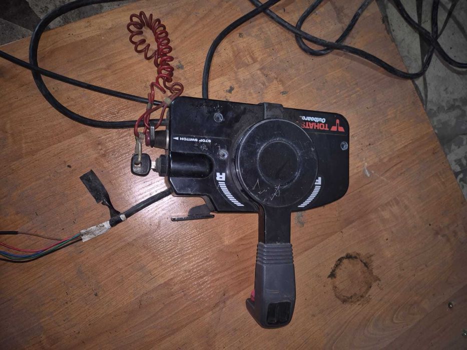 Tohatsu 9.9 с рычагом газа  / Срочная продажа