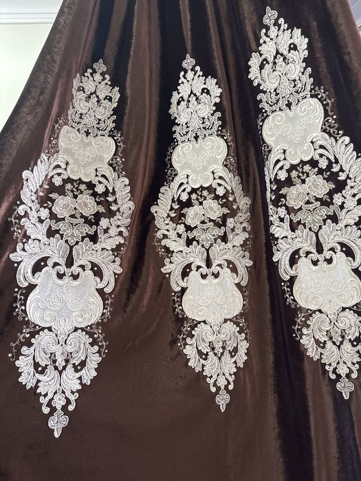 Продам шторы бархат и вышивка