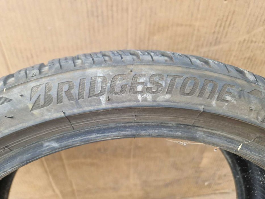 2 Bridgestone R19 225/40 Зимни гуми  DOT2421