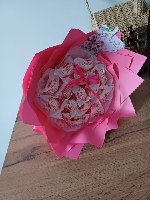 Букет из рафаэлок