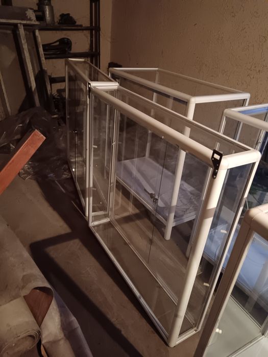 Стеклянные витрины ломбард