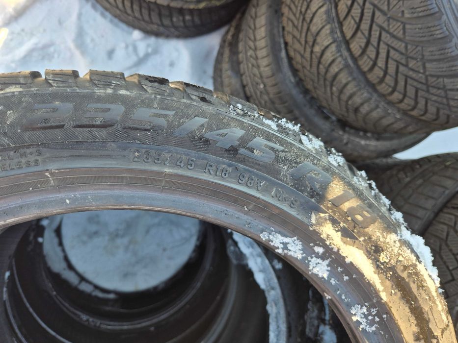 4 Anvelope IARNA 235/45/18 - PIRELLI - STARE F BUNA DOT 2022