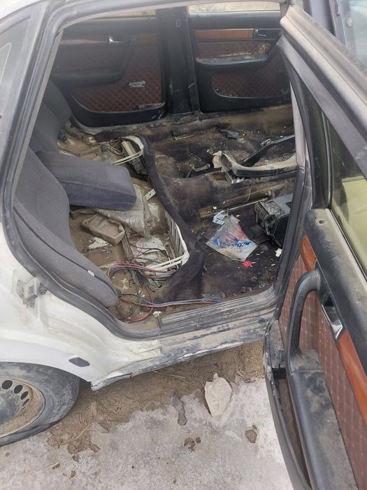 Ауди с4 разбор бузылып жатыр