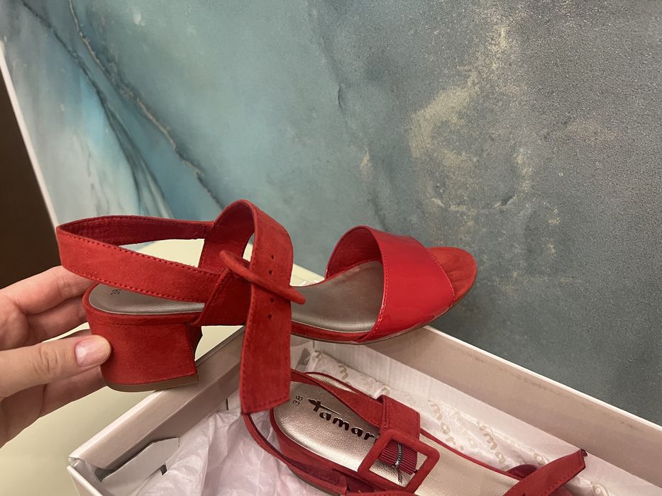 Женская обувь