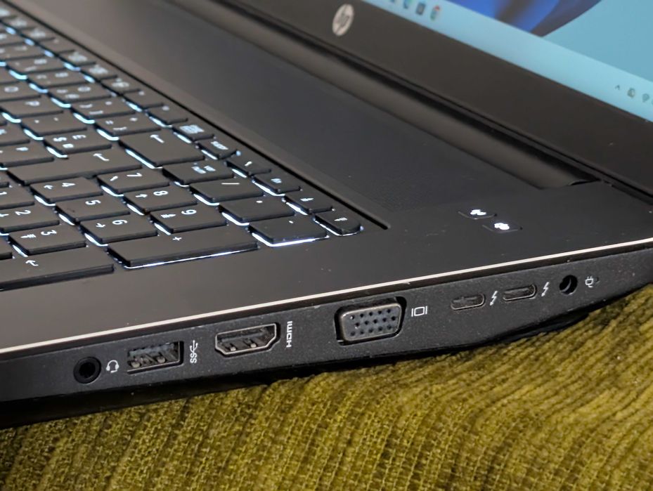 Laptop HP Zbook 17 G3, i7 6820Hq / Nvidia M3000M