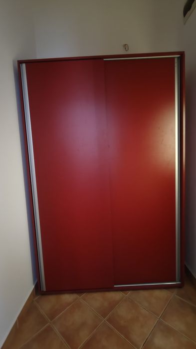 Vand urgent dulap mare