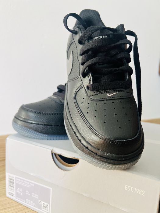 Nike Airforce 1 low Black 36.5 noi in cutie ! Originali !