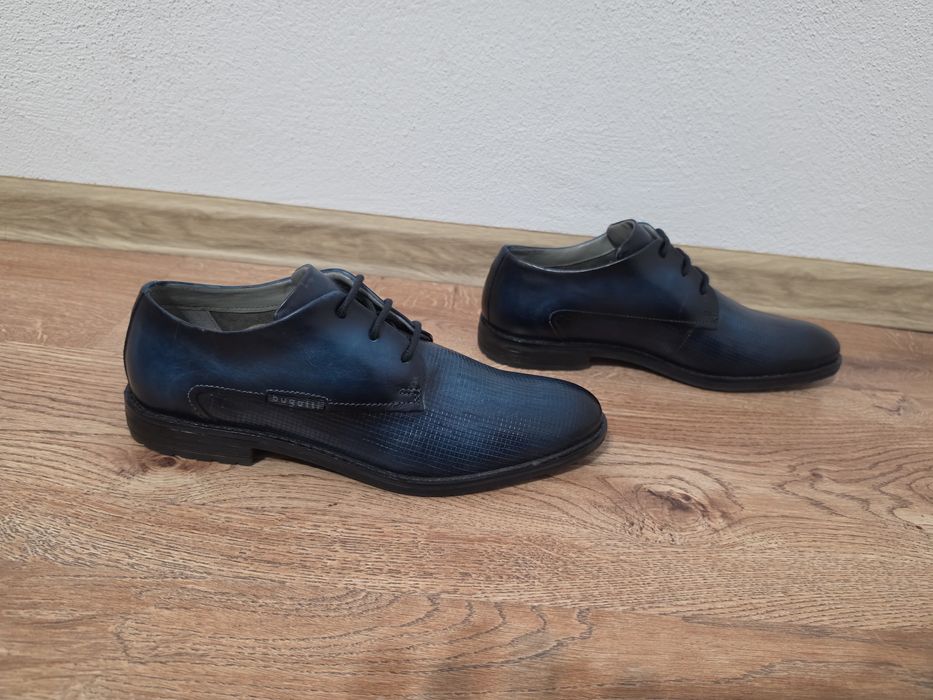 Vând pantofi eleganți Bugatti bărbați, mărimea 40