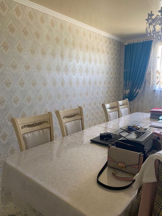 Стол и стулья сатылады