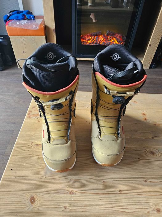 Продавам сноуборд обувки Deeluxe, Deemon, номер 44