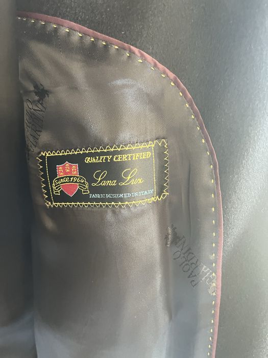 Продавам италиянско мъжко палто от кашмир.