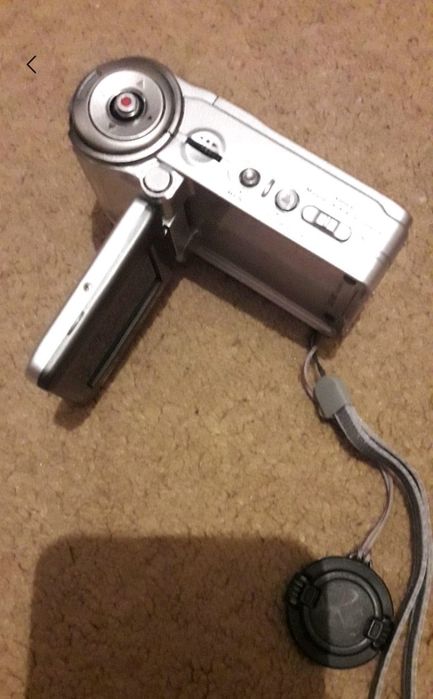 Продам видеокамеру