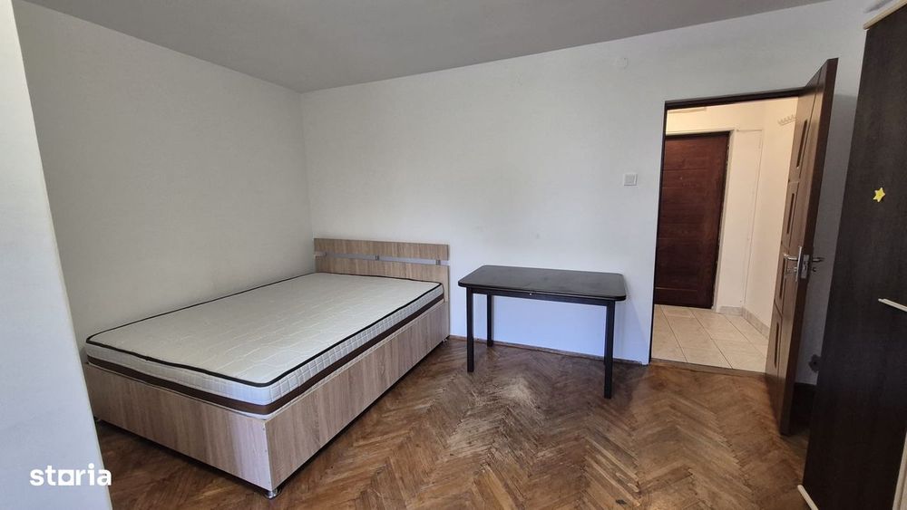 Bd. Bucuresti garsoniera de inchiriat etaj 2 mobilata si utilata