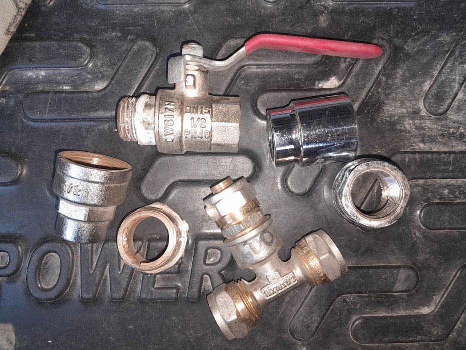 Отдам кран папа мама американка сгон тройник на металлопластик сантехн