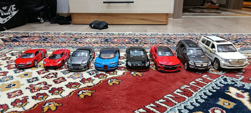 Продам металлические машинки