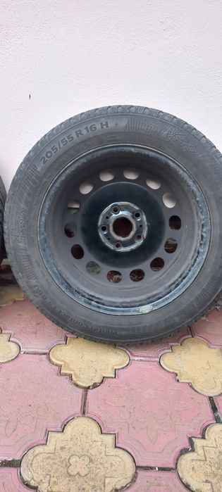 Vând 4 roti cu cauciucuri de iarna pentru skoda octavia 2018