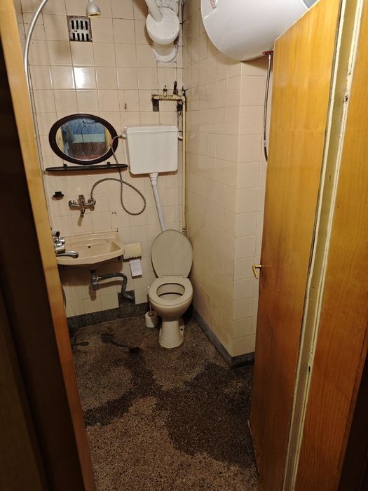 Продава се Двустаен апартамент в Враца, Център - 70 кв.м за 1261 €/кв.м - Снимка #4