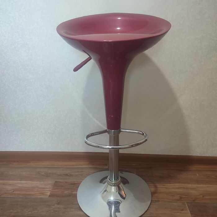 Продам барные стулья