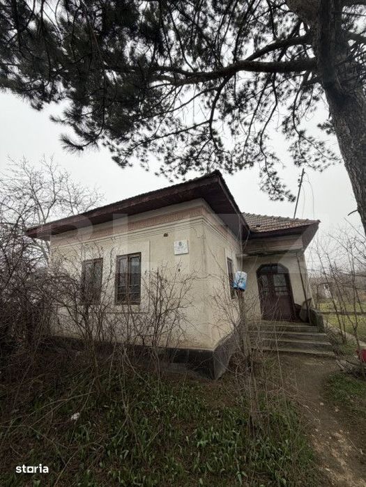 Casa parter 2714 mp teren, front 104 ml, strada principala Caciulatest