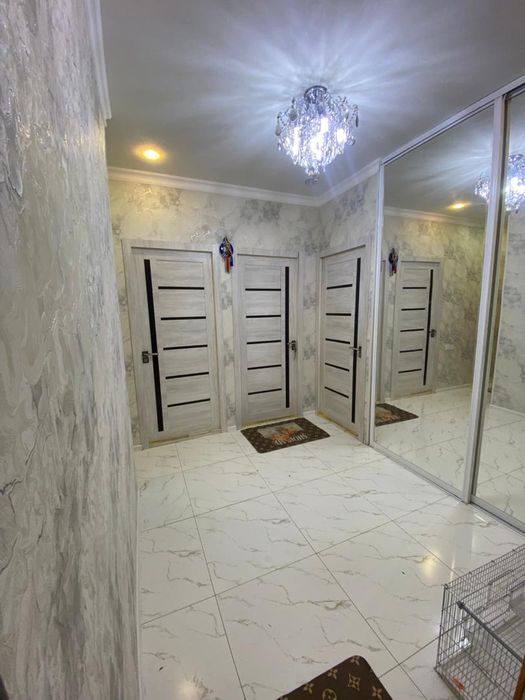 Продается 3 комнатная квартира 4 итаж 10 МК дол дароге карвон