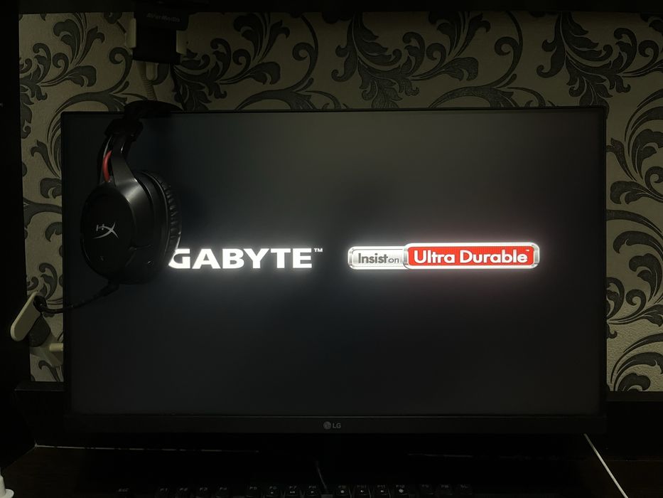 Монитор LG черный