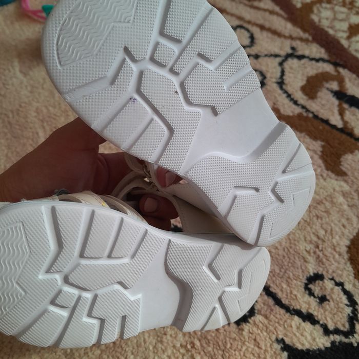 Отдам за 2 киндера