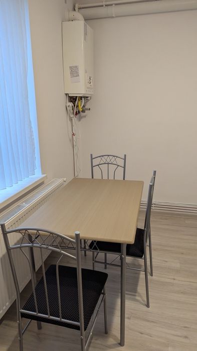 Dau în chirie apartament cu o camera