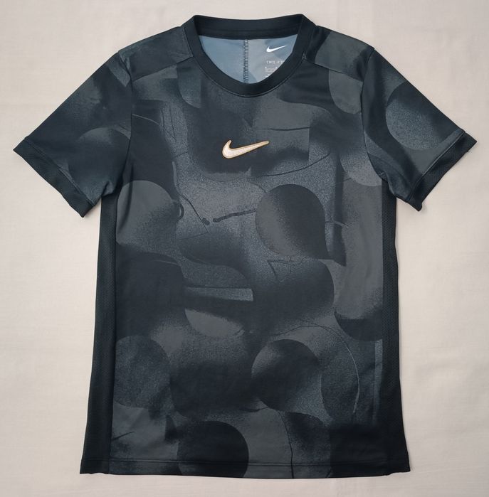 Nike DRI-FIT Tee оригинална тениска ръст 137-147см Найк спорт фланелка