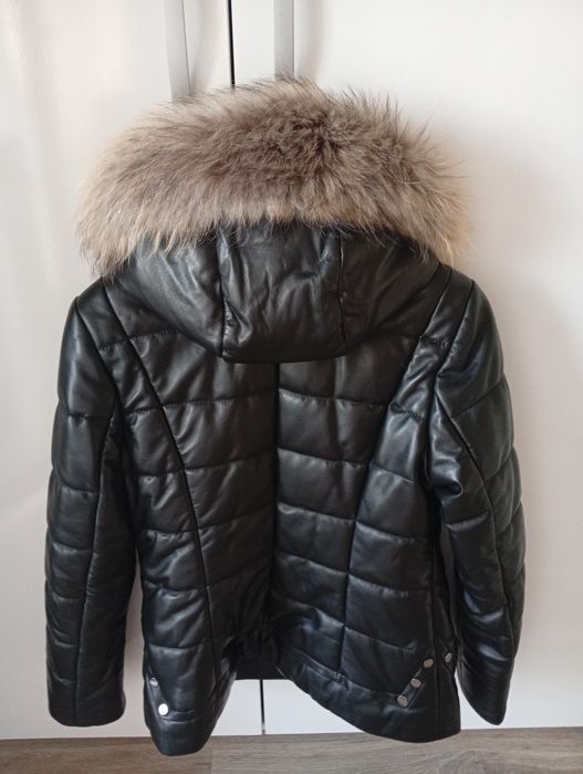 Черно зимно яке от естествена кожа и яка ново