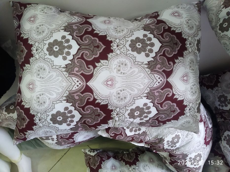 Подушки квадратные