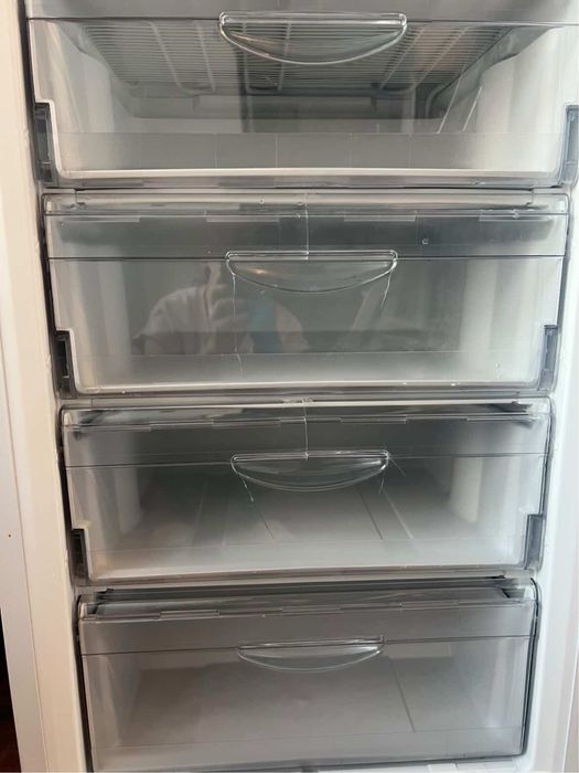 Продам морозильник Атлант