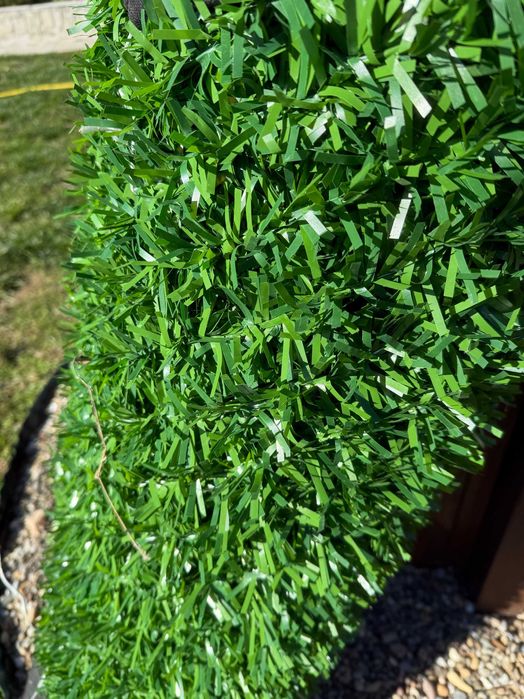 Декоративна оградна мрежа ,,жив плет"