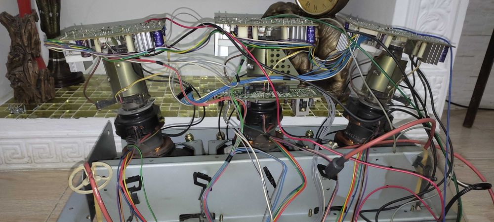 Срочно продам запчасти от телевизора..Домашний кинотеатр
TOSHIBA.