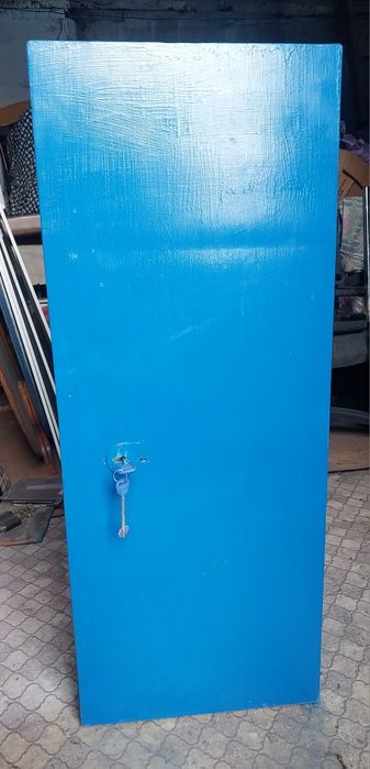 Сейф б/у металлический.