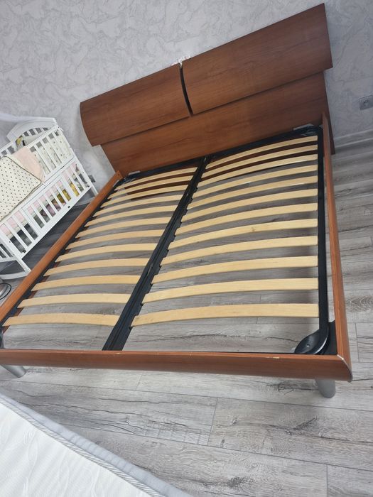 Срочно! Кровать 200×200 с матрасом