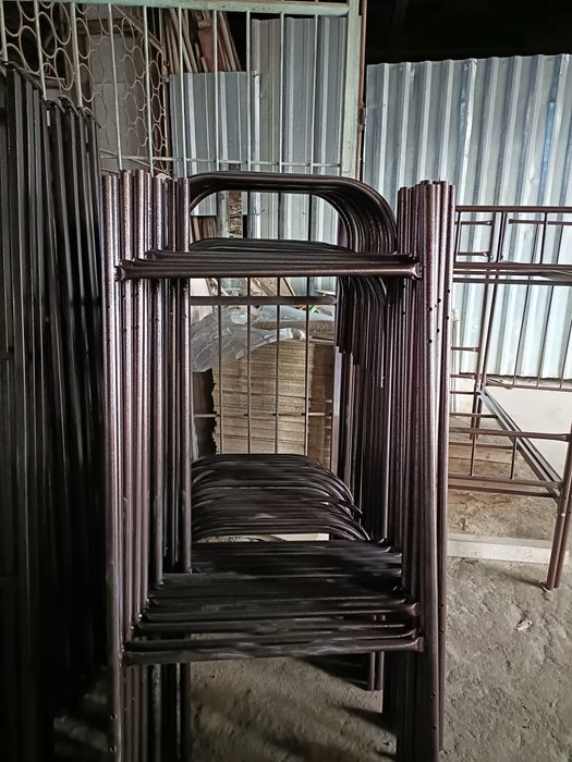 Железный кровать