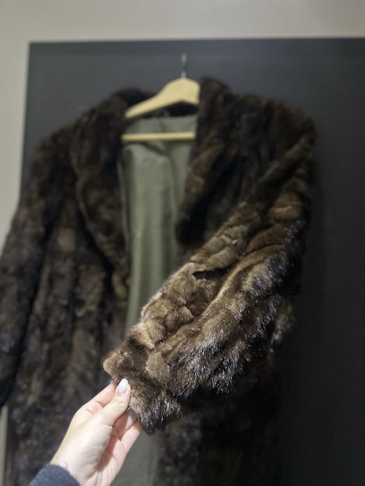 Палто от естествен косъм, дълго, цветът е кафяв М/Л размер