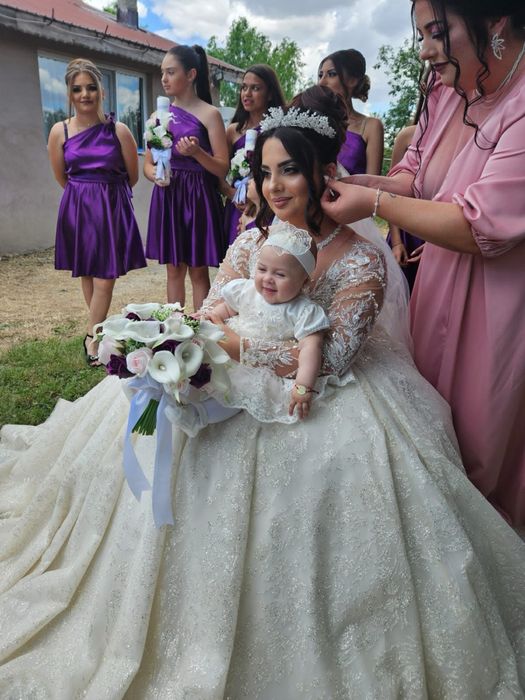 Vand rochie de mireasa