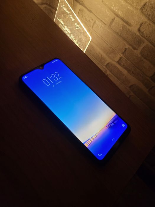 Продам телефон Vivo 1820