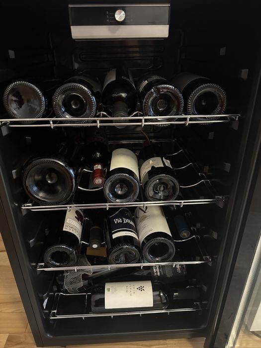 Frigider vinuri Caddy