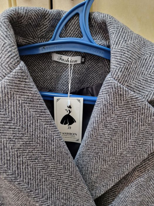 Срочно продается пальто новое