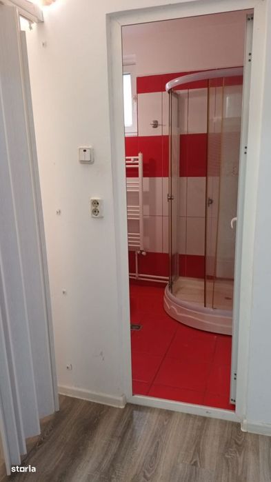 Tomis III, spatiu comercial 68 mp., bine pozitionat, intrare stradala.