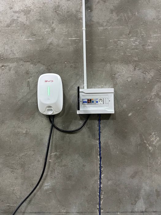 Elektromobil zarydaka ustanovka Електромобил зарядка установка