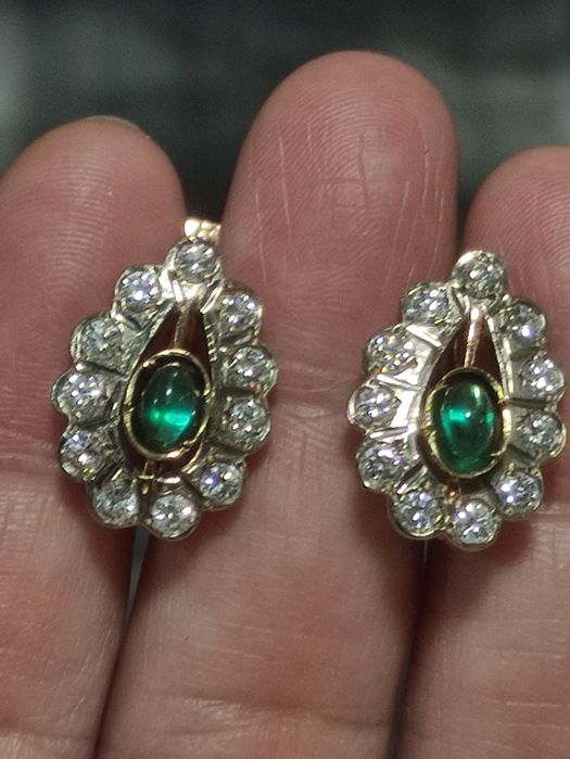 Золотые серьги с бриллиантами