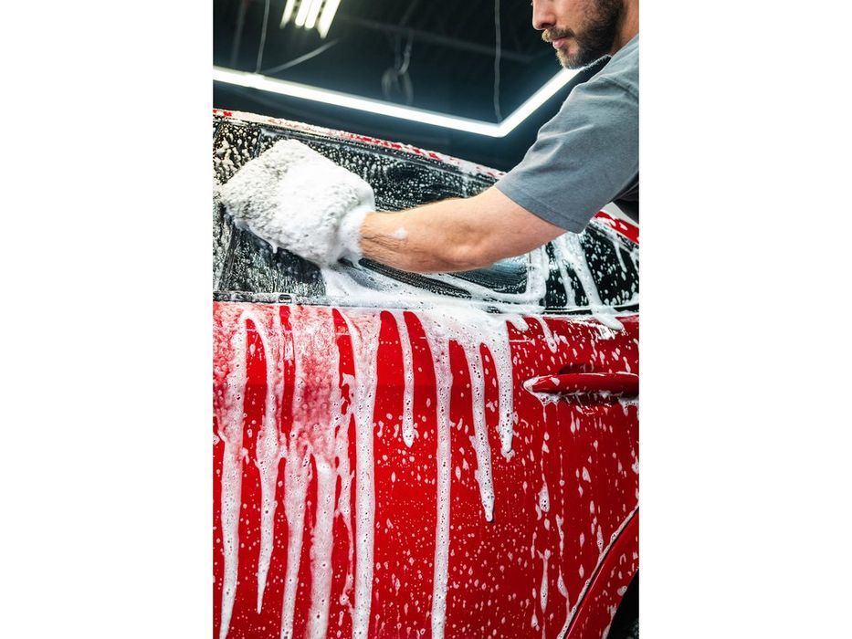 Sampon auto concentrat pentru luciu si spalare manuala Turtle Wax Zip Wax 1.5 Litri, cu ceara protectoare, pentru 50 spalari