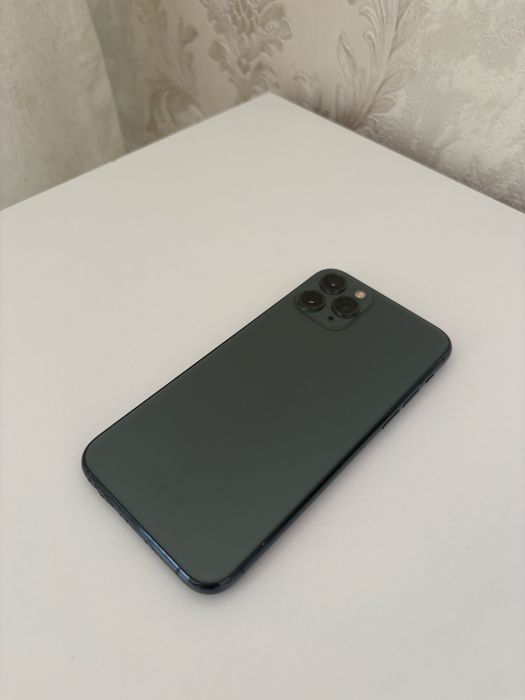 Продам iPhone 11 Pro 256 ГБ