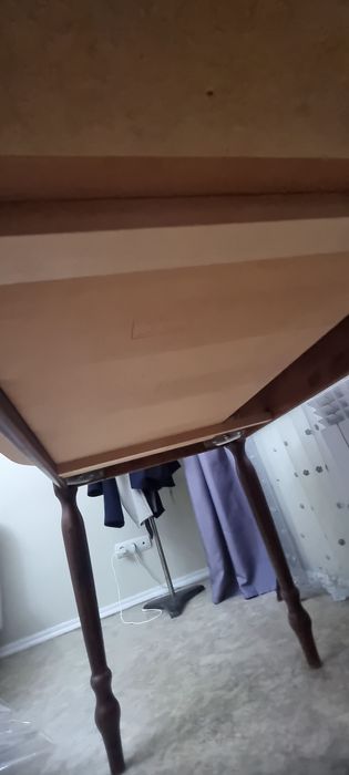 Продам обеденный стол стулья