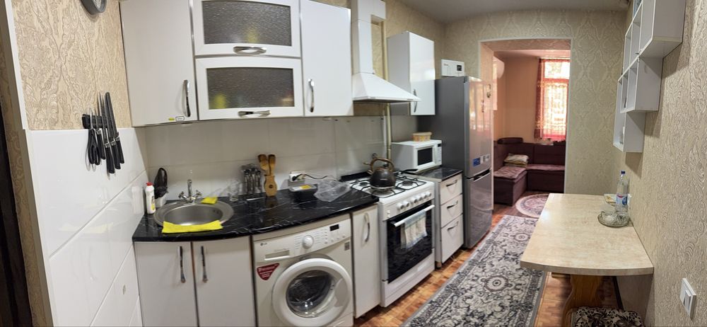 Продам свою 3-х комнатную квартиру возле центрального базара