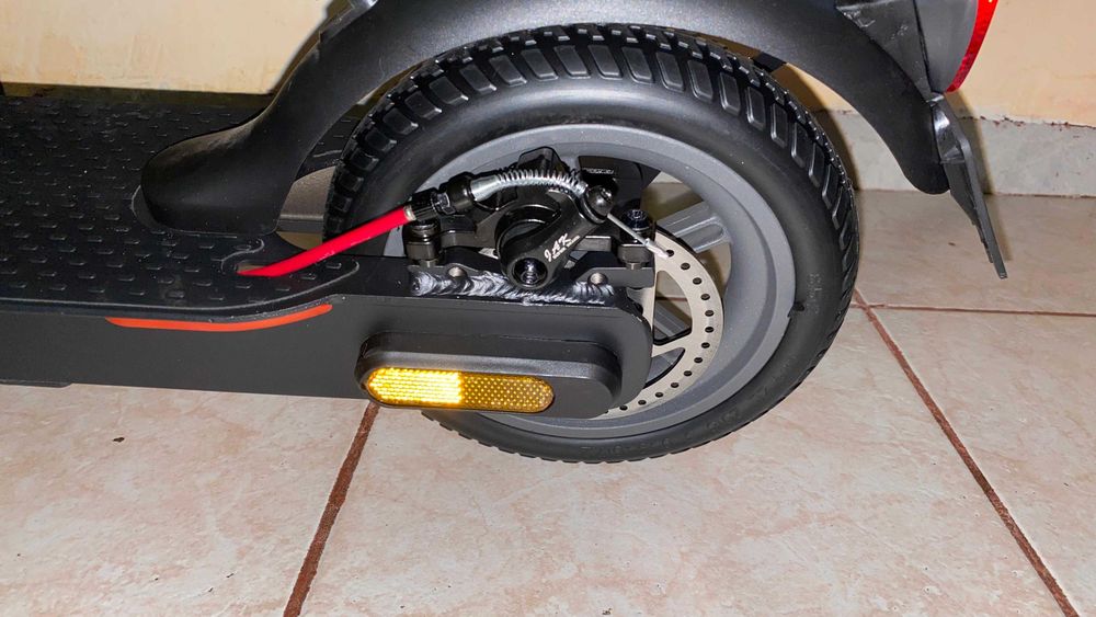 SIGILATA Trotinetă electrică ZWheel E9 PRO autonomie 25-30km 350W roți pline
