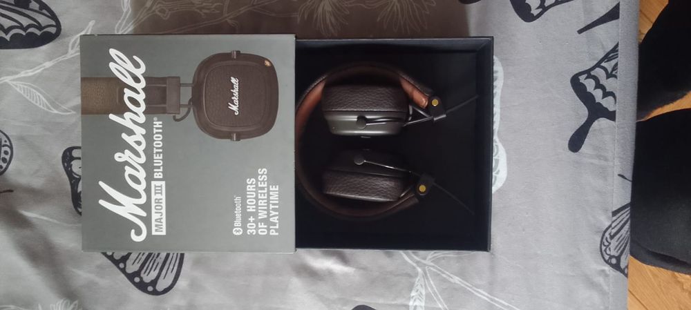 Продам Airpods 2 -3 новые